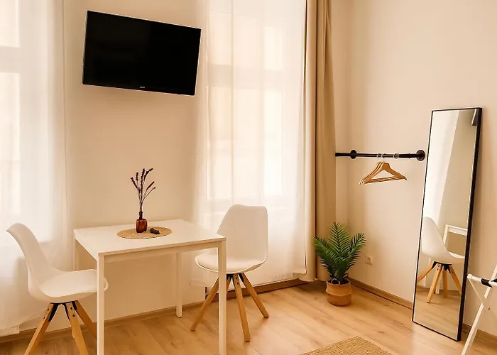 Cosy Stylish Long-term דירה