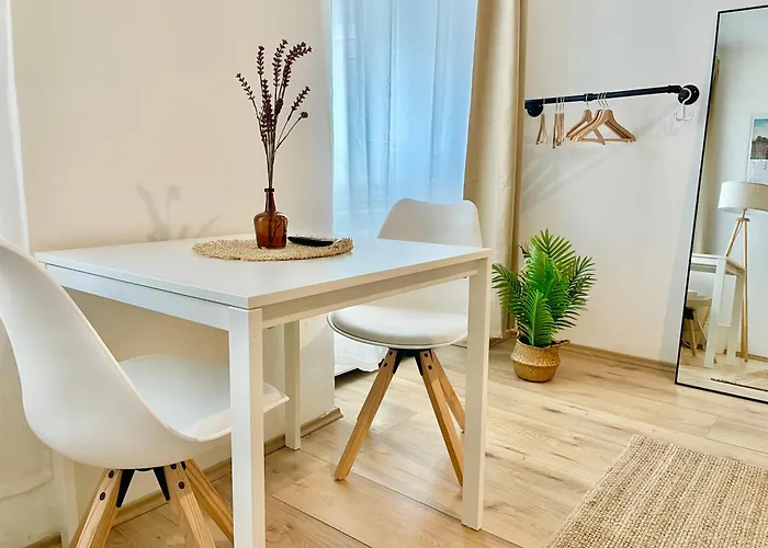 Cosy Stylish Long-term דירה